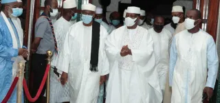 le-president-de-la-republique-a-prie-a-la-grande-mosquee-de-la-riviera-golf-la-nuit-de-destin